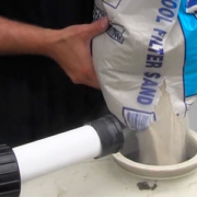 cambio arena de piscina